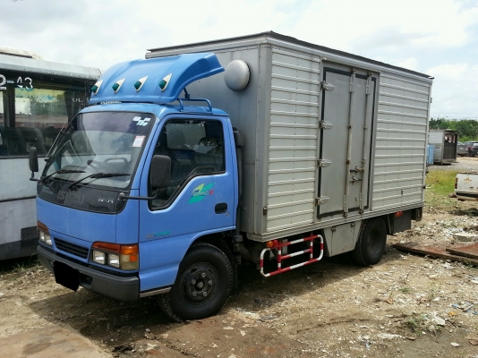 ขายรถบรรทุกตู้แห้งมีลิฟต์หลัง