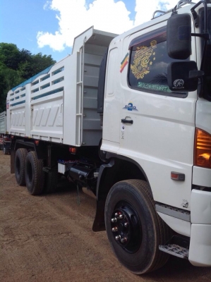 ขายด่วนสิบล้อ Hino มือสอง สภาพ99เปอร์เซ็นต์ ยางใหม่10เส้น