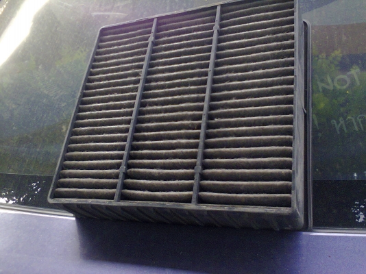 กรองอากาศ ท้ายเบนส์  ck  ใช้ได้ปรกติ  มีฝุ่นเกาะบ้าง  เปลี่ยนเป็นกรองเลสแล้วขายแบ่งกันใช้