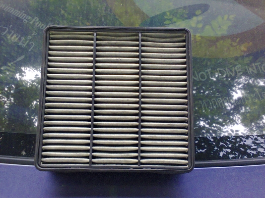 กรองอากาศ ท้ายเบนส์  ck  ใช้ได้ปรกติ  มีฝุ่นเกาะบ้าง  เปลี่ยนเป็นกรองเลสแล้วขายแบ่งกันใช้