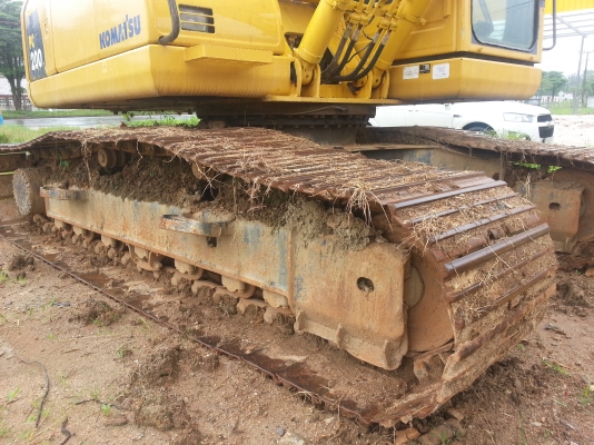 KOMATSU PC200-8