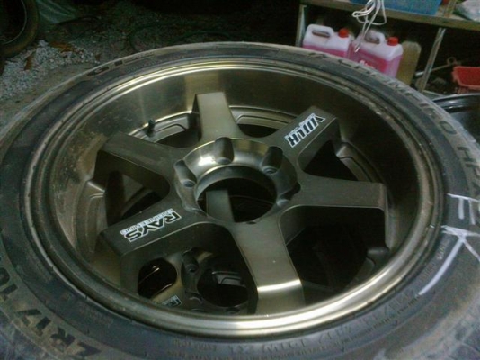 ขายล้อแม็กพร้อมยางขอบ17x8 หกรู