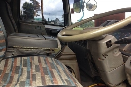 HINO FM 3M 240 HP M10C สิบล้อดั๊มพ์ 2 เพลา มีระบบลากพ่วงติดตั้งมาครบพร้อมใช้งาน กระบะดั๊มพ์มิเนียม 12 ตันสภาพสวยจัดของ THAI TRAILER เครื่องยนต์แน่นแรงดีเดิมๆ ภายในเก๋งคอนโซลสวยครบพร้อม แอร์ พวงมาลัยเพาเวอร์ ระบบเบรคทริ๊ปฟี้ ช่วงล่างคัชซีสวยมาก ยางสภาพดี 1