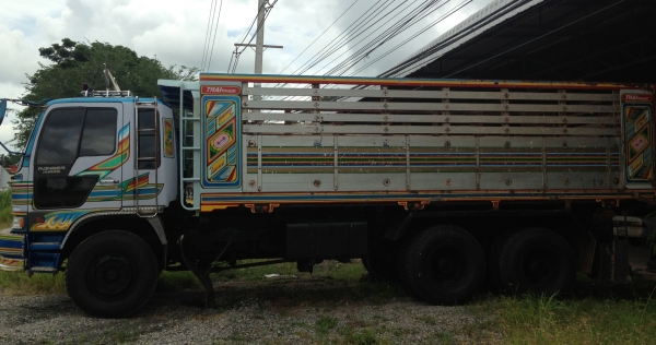 HINO FM 3M 240 HP M10C สิบล้อดั๊มพ์ 2 เพลา มีระบบลากพ่วงติดตั้งมาครบพร้อมใช้งาน กระบะดั๊มพ์มิเนียม 12 ตันสภาพสวยจัดของ THAI TRAILER เครื่องยนต์แน่นแรงดีเดิมๆ ภายในเก๋งคอนโซลสวยครบพร้อม แอร์ พวงมาลัยเพาเวอร์ ระบบเบรคทริ๊ปฟี้ ช่วงล่างคัชซีสวยมาก ยางสภาพดี 1