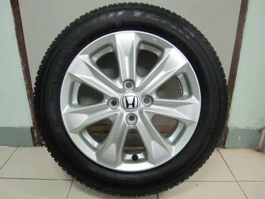 ขายล้อแม็ก Honda Jazz พร้อมยางถอดป้ายแดงปี 13 ขอบ 15 วิ่งแค่ 10 โล