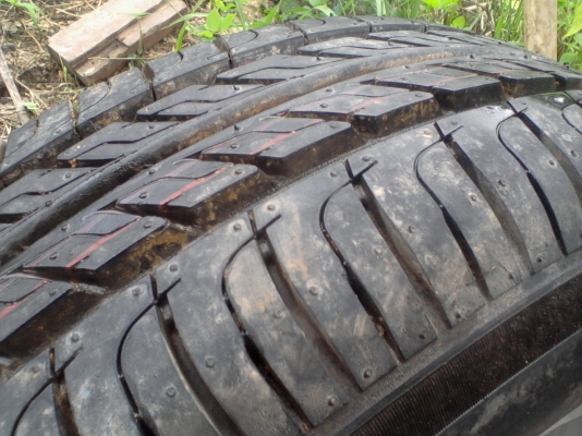 ยาง 175/70R13 มีคู่เดียว เส้นละ 1100 ยาง 175/70R13 มีคู่เดียว เส้นละ 1100