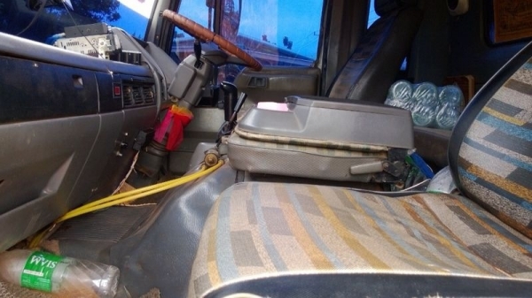 รถฮีโน่ 10 ล้อดั้ม FM3M 240 แรงม้า ปี 39 สนใจติดต่อ 081 - 6079515