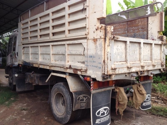 รถอีซูซุ 6 ล้อดั้ม FTR. 195 แรงม้า ปี 40 สนใจติดต่อ 081 - 6079515