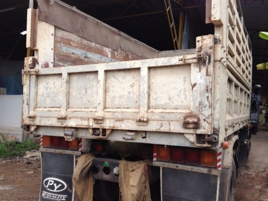 รถอีซูซุ 6 ล้อดั้ม FTR. 195 แรงม้า ปี 40 สนใจติดต่อ 081 - 6079515