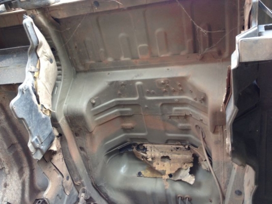 รถอีซูซุ 6 ล้อดั้ม FTR. 195 แรงม้า ปี 40 สนใจติดต่อ 081 - 6079515