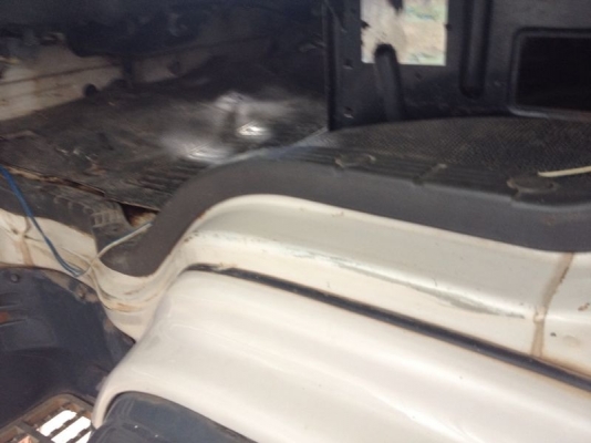 รถอีซูซุ 6 ล้อดั้ม FTR. 195 แรงม้า ปี 40 สนใจติดต่อ 081 - 6079515