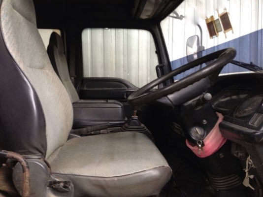 รถอีซูซุ 6 ล้อดั้ม FTR. 195 แรงม้า ปี 40 สนใจติดต่อ 081 - 6079515