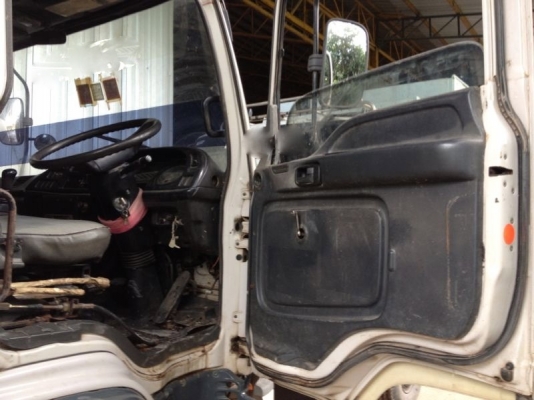 รถอีซูซุ 6 ล้อดั้ม FTR. 195 แรงม้า ปี 40 สนใจติดต่อ 081 - 6079515