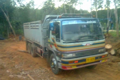 10ล้อดั้ม HINO FM3M ปี38 ดั้มกระบะเหล็กข้างเรียบ รถวิ่งงานอยู่ 10ล้อดั้ม HINO FM3M ปี38 ดั้มกระบะเหล็กข้างเรียบ รถวิ่งงานอยู่