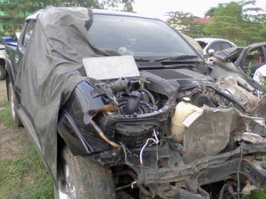 ขายด่วน Vigo 4ประตู 3.0 สีดำ พร้อมเล่มทะเบียน รถซ่อมได้ ขายด่วน Vigo 4ประตู 3.0 สีดำ พร้อมเล่มทะเบียน รถซ่อมได้