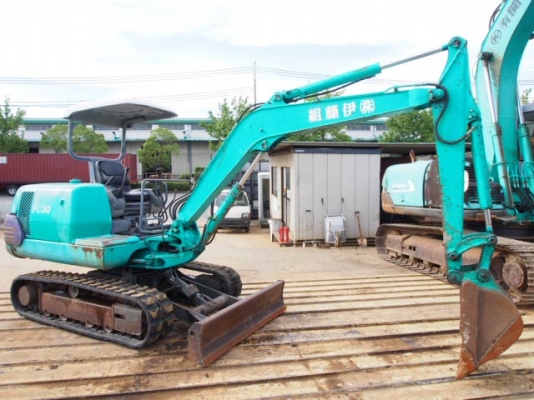 รถแบคโฮ 1994 Komatsu PC30-7 เครื่องจักรมือสองนำเข้าจากต่างประเทศ  สภาพสวย พร้อมใช้งาน เอกสารพร้อมโอน ชั่วโมงทำงาน 9,022 ชม.
