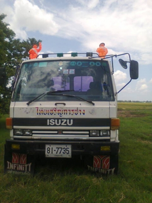 เทเลอสิบล้อสองเพลาพร้อมใช้งาน