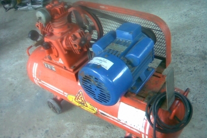 ปั้มลม ฟูเซ็.งสภาพพร้อมใช้งานครับ  3  หัวปั้ม  มอเตอร์  2  แรงสภาพเดิมๆครับ  ราคานี้สุดคุ้มครับ