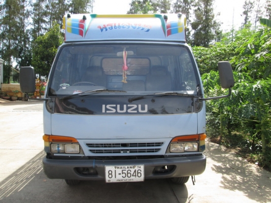ขาย Isuzu NPR 6ล้อ หัวการ์ตูน รถห้าง ยาว 4.50ม. ปี95. ขาย Isuzu NPR 6ล้อ หัวการ์ตูน รถห้าง ยาว 4.50ม. ปี95.