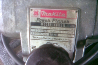 ครับกบmakita 5 นิ้ว เมคอินแจแปนสภาพเดิมๆครับ  ขนาด  5  นิ้วสวยๆครับใช้ยาวครับรุ่นนี้เดิมๆนะครับราคานี้คุ้มครับ เบิกใหม่หมื่นกว่าครับ