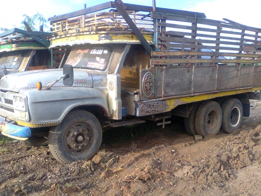 ขายรถสิบล้อร่องหัวยาว2เพลา มีสองคัน