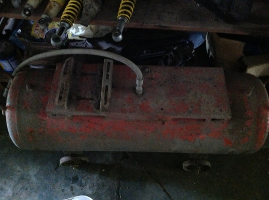 ขายถังลมเปล่าหรือแลกหินเจียร์ตั้งโต๊ะ