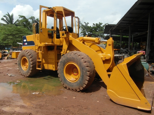 รถตักล้อยาง KOMATSU  รุ่น GD 313H