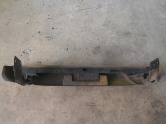 ขายกันชนท้ายdmax แท้ 2004