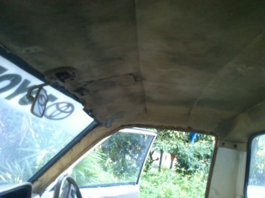 TOYOTA ม้าดำ RN30 4 ขอไฟกลม 5 เกียร์