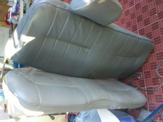 TOYOTA ม้าดำ RN30 4 ขอไฟกลม 5 เกียร์