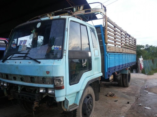 -ขาย  ร็อกกกี้   175   ยาว 6.20 เมตร   ยาง 8.25-16 นิ้ว  เหมาะเอาไป  ต่อดั้ม