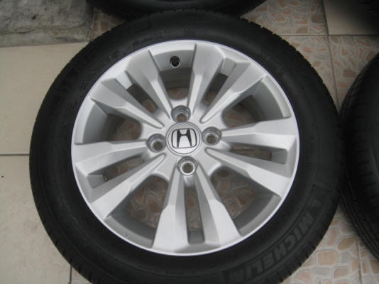 ขายล้อแม็ก Honda city ป้ายแดง 15"x5.5" et45 4รู100 + ยาง ปี 2113  สนใจติดต่อเล็กคลองสามครับ (081-3747940)