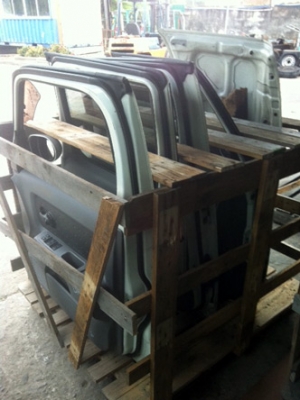 ขายอะไหล่ ฝากระโปรงหน้า ประตู 4บาน และประตูหลัง ของ นิสสัน คิวบ์