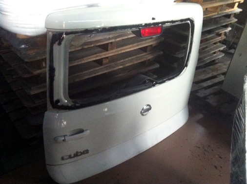 ขายอะไหล่ ฝากระโปรงหน้า ประตู 4บาน และประตูหลัง ของ นิสสัน คิวบ์