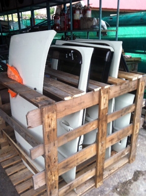 ขายอะไหล่ ฝากระโปรงหน้า ประตู 4บาน และประตูหลัง ของ นิสสัน คิวบ์