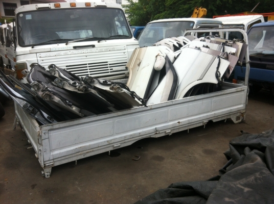 ขายกะบะ ใส่รถ 4-6 ล้อ  ขนาด  กว้าง 1.70 เมตร ยาว 3.20 เมตร