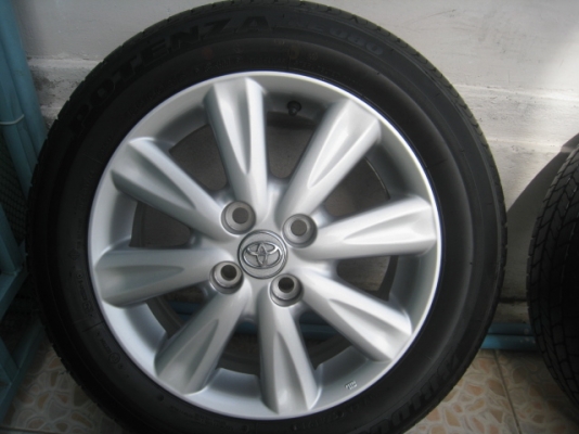 ขายล้อแม็ก Toyota yaris 15"x5.5" et45 4รู100 + ยางปี 1913 ครับ  สนใจติดต่อ เล็กคลองสามครับ (081-3747940)