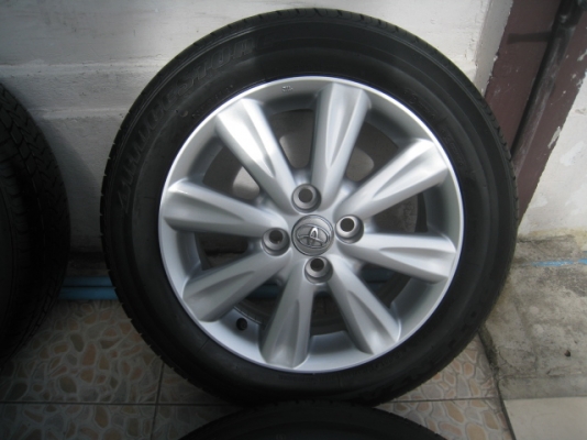 ขายล้อแม็ก Toyota yaris 15"x5.5" et45 4รู100 + ยางปี 1913 ครับ  สนใจติดต่อ เล็กคลองสามครับ (081-3747940)