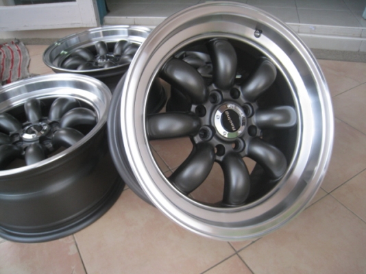 ขายล้อแม็กลาย กล้วย 15"x8" et25 4รู100/114.3 ล้อทำขอบเงามาสีเดิม ไม่มีซ่อม ไม่มีดุ้งครับ  สนใจติดต่อเล็กคลองสามครับ (081-3747940)