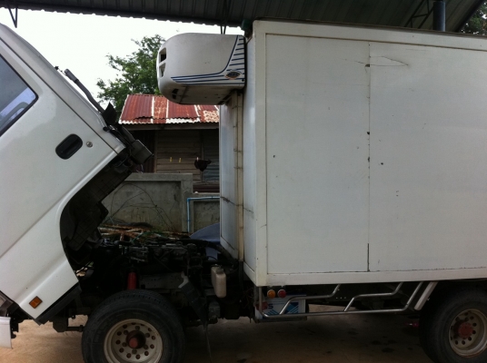 ขายด่วน รถตู้ทำความเย็น 4 ล้อ อิซูซุ รุ่น NKR 100 เทอร์โบ