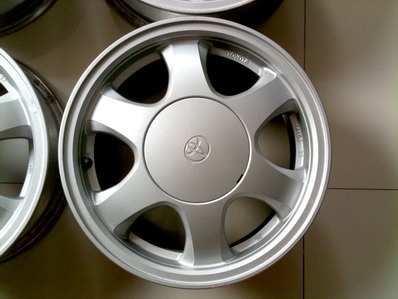 ราคา 4,500 บาท แม็กซ์ 14 นิ้ว ขนาด 4 รู100 ครบชุดสี่วง ตจว ส่งให้ได้นะครับ ราคา 4,500 บาท แม็กซ์ 14 นิ้ว ขนาด 4 รู100 ครบชุดสี่วง ตจว ส่งให้ได้นะครับ