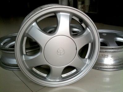 ราคา 4,500 บาท แม็กซ์ 14 นิ้ว ขนาด 4 รู100 ครบชุดสี่วง ตจว ส่งให้ได้นะครับ ราคา 4,500 บาท แม็กซ์ 14 นิ้ว ขนาด 4 รู100 ครบชุดสี่วง ตจว ส่งให้ได้นะครับ