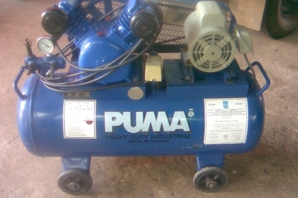 กล่องใส่กระสุน เหล็กรุ่นเก่าเหล็กหนาครับหนักครับสภาพพร้อมใช้ครับราคานี้น่าเก็บสะสมครับ