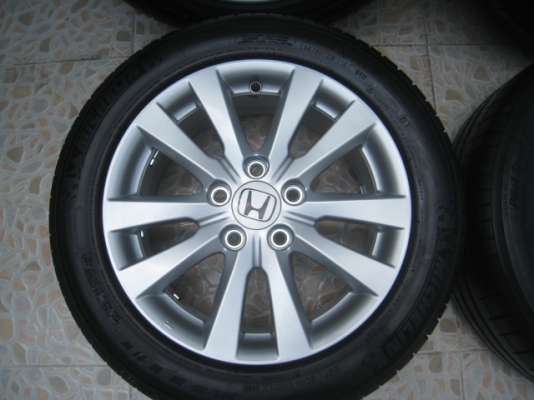 ขายล้อแม็ก Honda civic fb ป้ายแดง 16"x6.5" et45 5รู114.3 +ยางปี2412 สภาพสวยๆๆครับ ไม่มีคด ไม่มีดุ้งครับ  สนใจติดต่อเล็กคลองสามครับ (081-3747940)