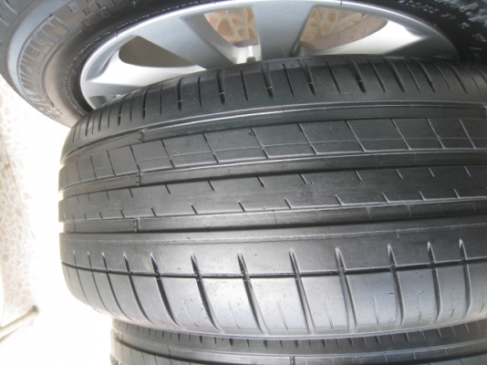 ขายล้อแม็ก Honda civic fb ป้ายแดง 16"x6.5" et45 5รู114.3 +ยางปี2412 สภาพสวยๆๆครับ ไม่มีคด ไม่มีดุ้งครับ  สนใจติดต่อเล็กคลองสามครับ (081-3747940)