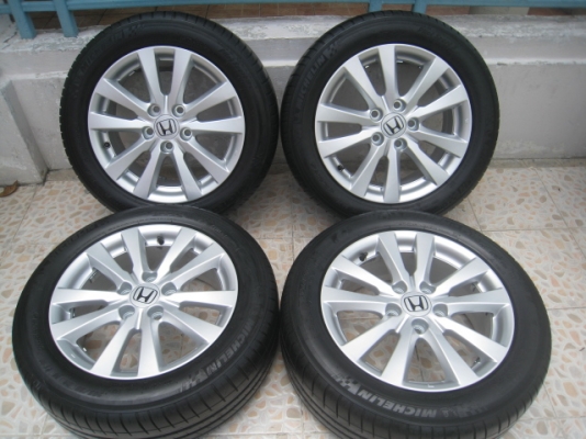ขายล้อแม็ก Honda civic fb ป้ายแดง 16"x6.5" et45 5รู114.3 +ยางปี2412 สภาพสวยๆๆครับ ไม่มีคด ไม่มีดุ้งครับ  สนใจติดต่อเล็กคลองสามครับ (081-3747940)