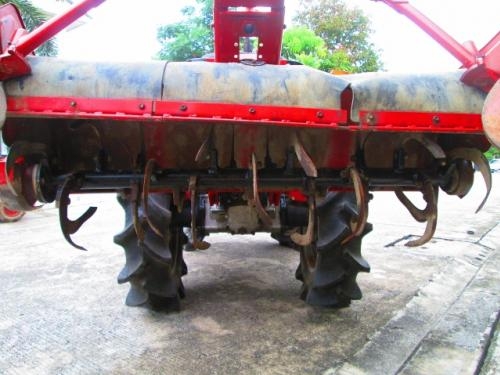 รถพรวนดินนั่งขับ รหัสสินค้า :13001285 4WDหรือ2WD ก็ได้ 2เพลา เลี้ยว2ล้อ เครื่องยนต์เบนซิล ขนาด 13 PS พร้อมโรตารี่ www.nihonmono.com