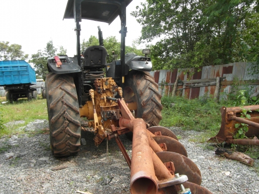 ขายรถไถ ยี่ห้อ FORD  NEWHOLLAND  8160