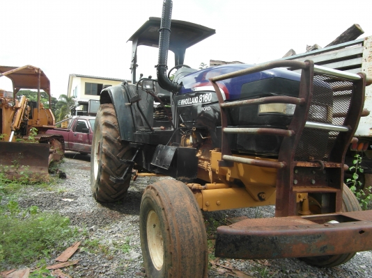 ขายรถไถ ยี่ห้อ FORD  NEWHOLLAND  8160