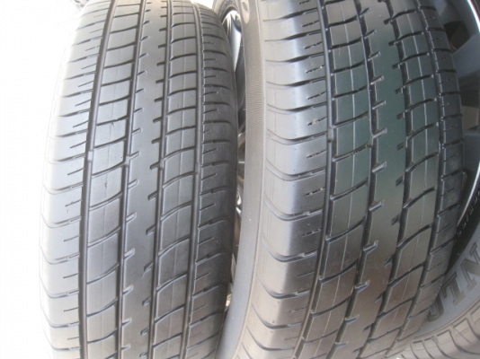 ขายล้อแม็ก Toyota vios 12 ก้าน 15"x5.5" et45 4รู100 +ยางปี1112  สนใจติดต่อเล็กคลองสามครับ (081-3747940)